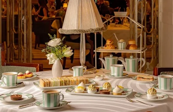 Thé gourmand et raffiné à Claridge's