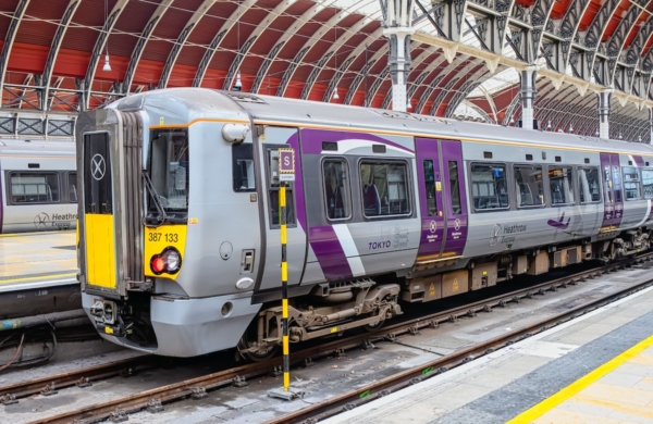 Train Heathrow Express en gare à Paddington à Londres