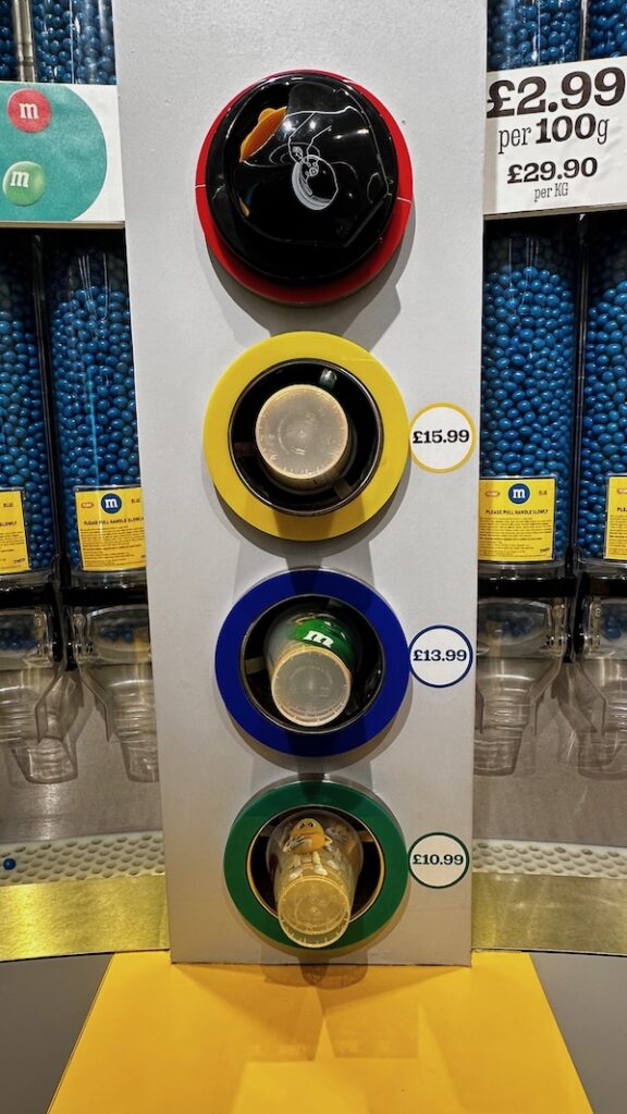 Prix des gobelets au M&M's store à Londres