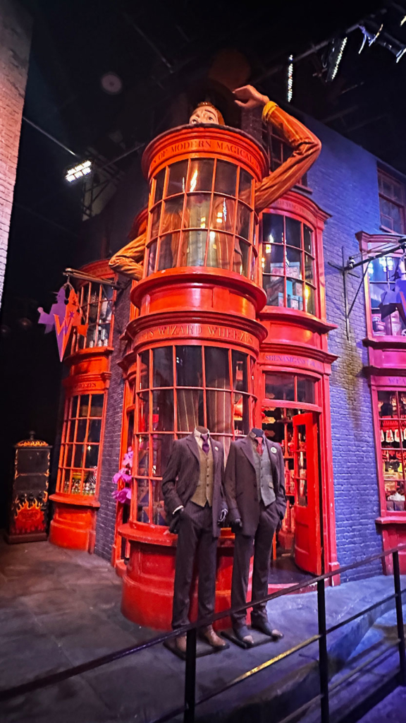 Studios Harry Potter Londres - Magasin des frères de Ron